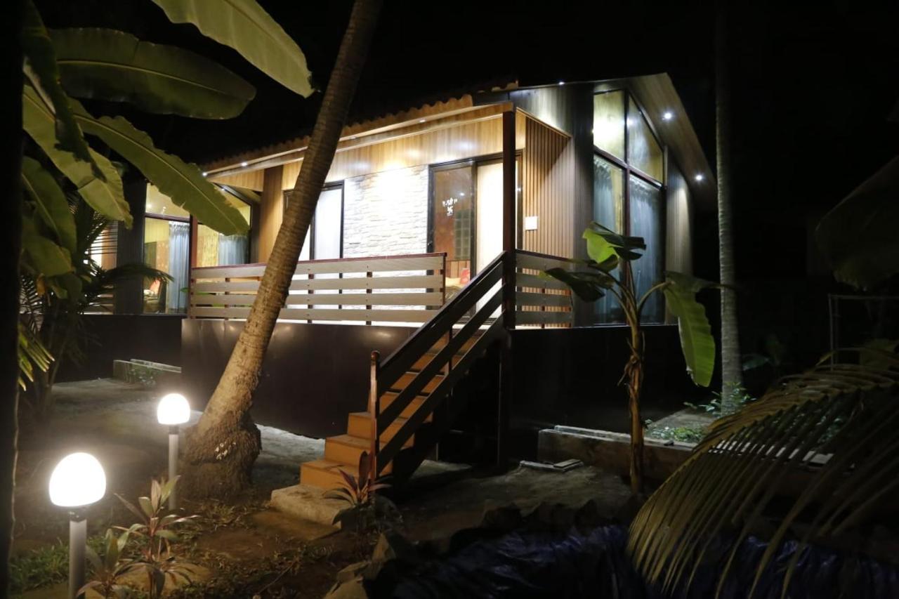 Seaswan Resort Alibag Exterior photo